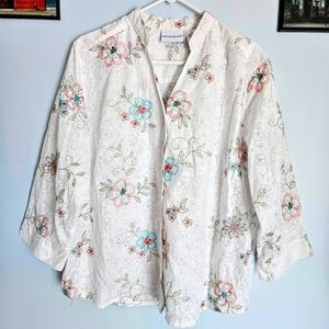 Alfred Dunner White Floral Burnout & Embroidery V-neck Lightweight Blouse Size18